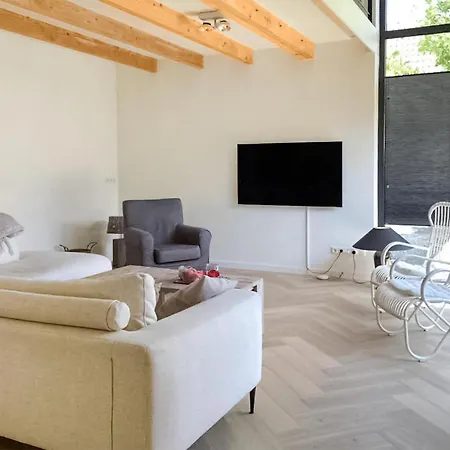 2 Bedroom Gorgeous In